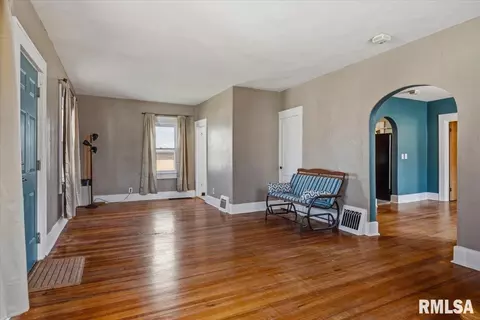 Living - 2830 S State St, Springfield, IL 62704 photo 2 of 2