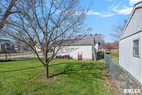 Exterior - 2830 S State St, Springfield, IL 62704 photo 6 of 6