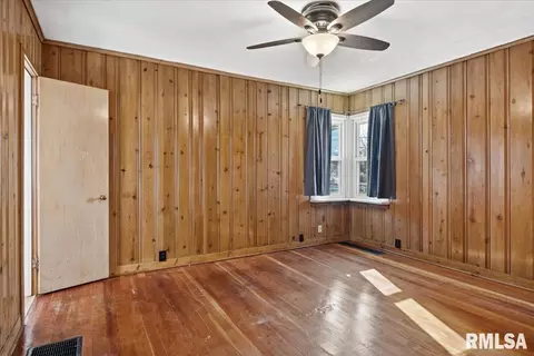 Bedroom - 2830 S State St, Springfield, IL 62704 photo 1 of 5