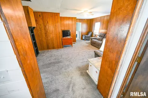 Entry Way - 2552 E 543rd Ln, Ursa, IL 62376 photo 2 of 4