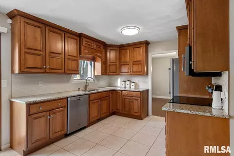 2900 Mill Point Ct, Springfield, IL 62704 photo 10