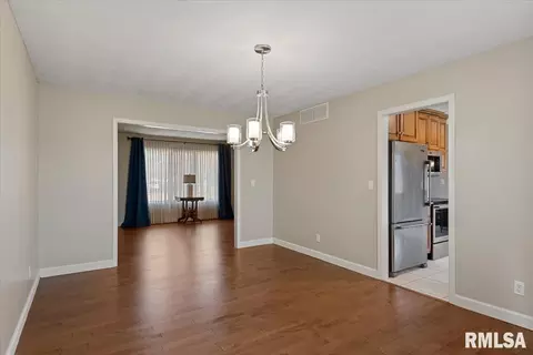 2900 Mill Point Ct, Springfield, IL 62704 photo 8