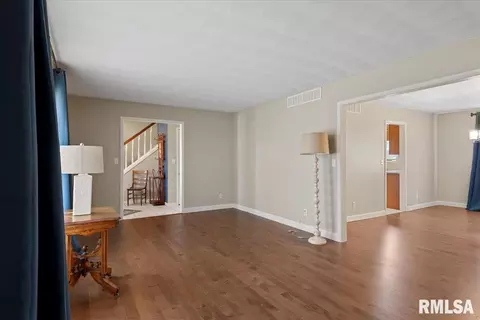 2900 Mill Point Ct, Springfield, IL 62704 photo 4