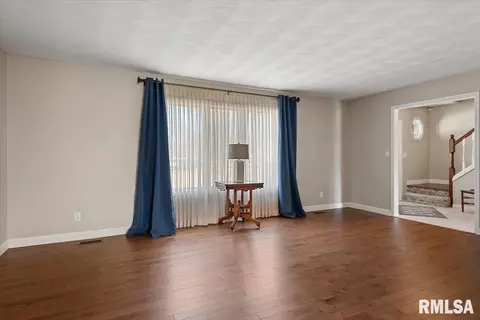 2900 Mill Point Ct, Springfield, IL 62704 photo 5