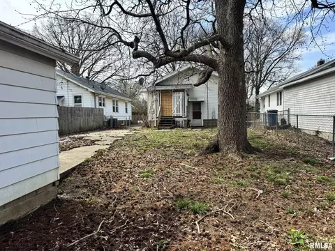 Exterior - 2408 Yale Blvd, Springfield, IL 62703 photo 3 of 3