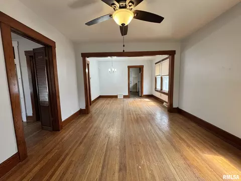 Living - 2408 Yale Blvd, Springfield, IL 62703 photo 3 of 7