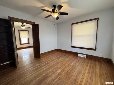 Living - 2408 Yale Blvd, Springfield, IL 62703 photo 7 of 7