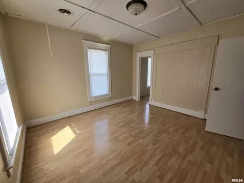 Bedroom - 171 N 3rd St, Canton, IL 61520 photo 3 of 6