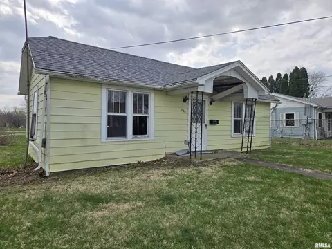 622 W Walnut St, Canton, IL 61520
