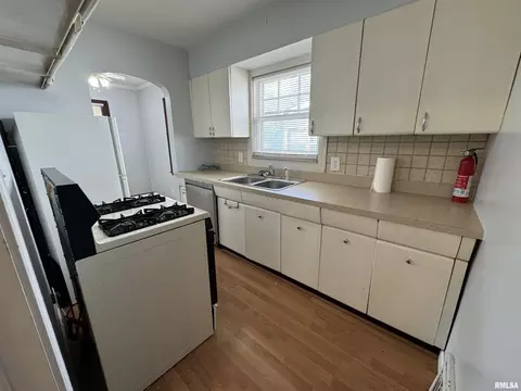 Kitchen - 2537 S 5th St, Springfield, IL 62703 photo 1 of 1