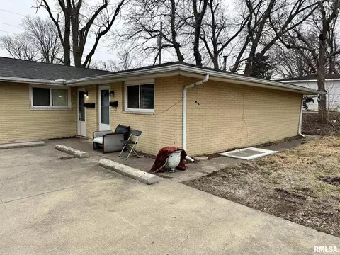 1546 E Cornell St, Springfield, IL 62703 photo 2