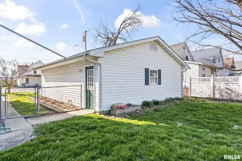 Exterior - 2010 N 16th St, Springfield, IL 62702 photo 5 of 8