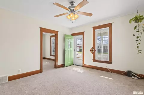 Living - 2010 N 16th St, Springfield, IL 62702 photo 1 of 5