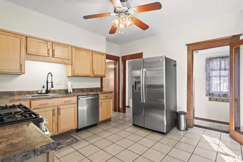 Kitchen - 2010 N 16th St, Springfield, IL 62702 photo 2 of 3