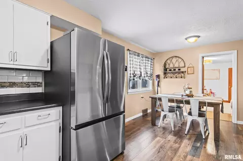 Other - 1913 E Hood St, Springfield, IL 62703 photo 9 of 16