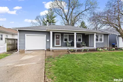 Exterior - 1913 E Hood St, Springfield, IL 62703 photo 1 of 5