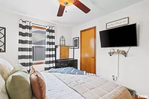 Bedroom - 1913 E Hood St, Springfield, IL 62703 photo 5 of 6