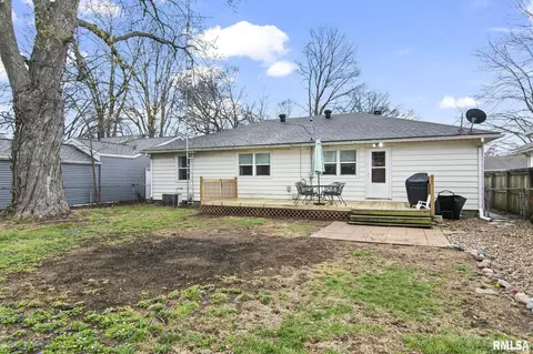 Exterior - 1913 E Hood St, Springfield, IL 62703 photo 5 of 5
