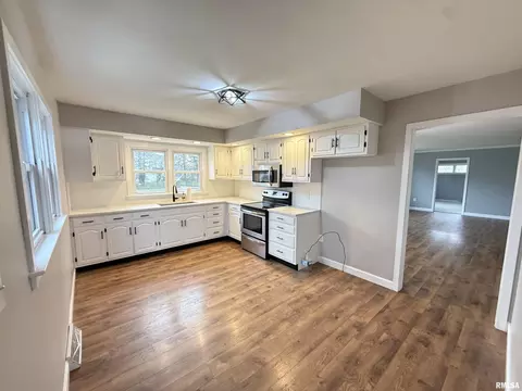 307 E State St, Payson, IL 62360 photo 4