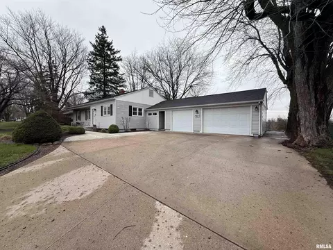 307 E State St, Payson, IL 62360 photo 2