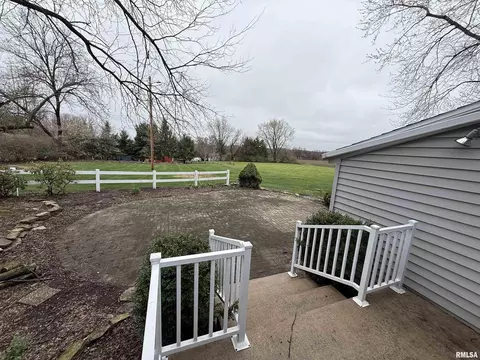 307 E State St, Payson, IL 62360 photo 23