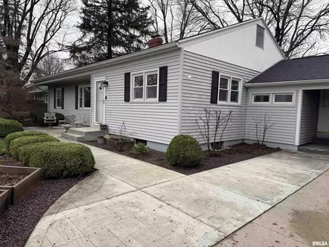 307 E State St, Payson, IL 62360 photo 3