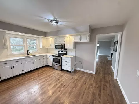307 E State St, Payson, IL 62360 photo 6