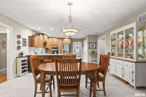 Dining - 2403 Interlacken Rd, Springfield, IL 62704 photo 2 of 3