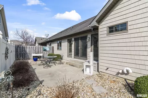 Exterior - 2403 Interlacken Rd, Springfield, IL 62704 photo 4 of 6