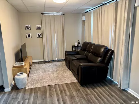 Living - 1702 N 20th St, Springfield, IL 62702 photo 2 of 2