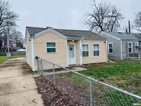 Exterior - 1702 N 20th St, Springfield, IL 62702 photo 2 of 3
