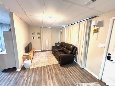 Living - 1702 N 20th St, Springfield, IL 62702 photo 1 of 2
