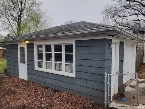 Exterior - 308 E Apple Orchard Rd, Springfield, IL 62703 photo 2 of 5