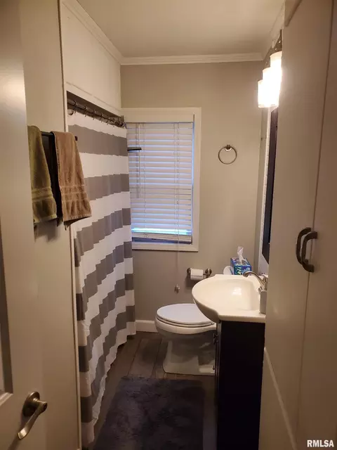 Bath - 308 E Apple Orchard Rd, Springfield, IL 62703 photo 1 of 1