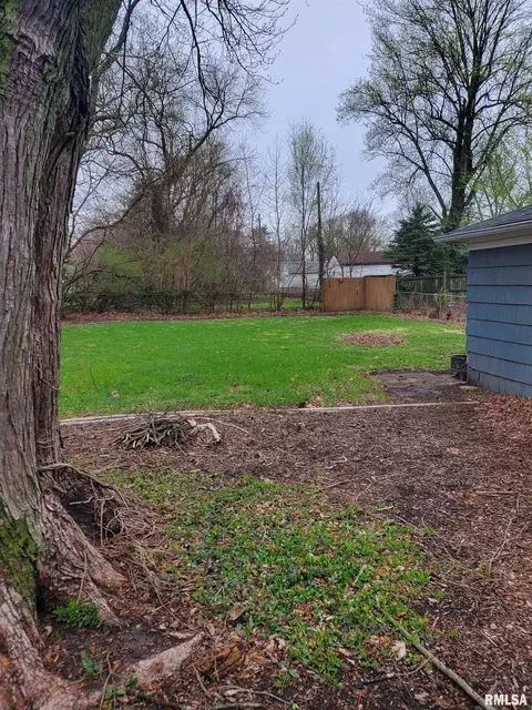 Exterior - 308 E Apple Orchard Rd, Springfield, IL 62703 photo 5 of 5