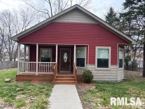 344 N Grove St, Waverly, IL 62692