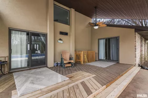 Exterior - 2421 E Lake Shore Dr, Springfield, IL 62712 photo 5 of 15