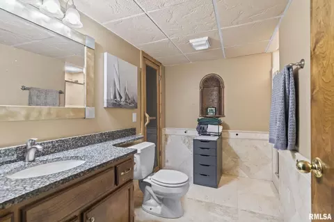 Bath - 2421 E Lake Shore Dr, Springfield, IL 62712 photo 6 of 6