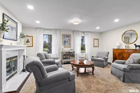 Living - 2421 E Lake Shore Dr, Springfield, IL 62712 photo 4 of 10