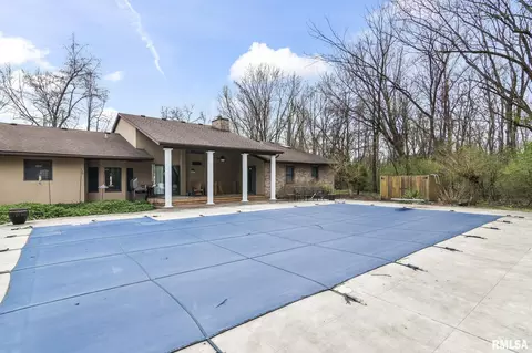Exterior - 2421 E Lake Shore Dr, Springfield, IL 62712 photo 9 of 15