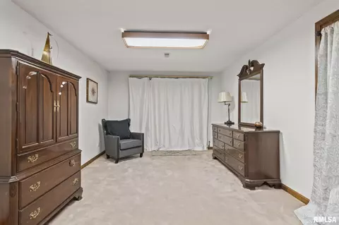 Bedroom - 2421 E Lake Shore Dr, Springfield, IL 62712 photo 10 of 11