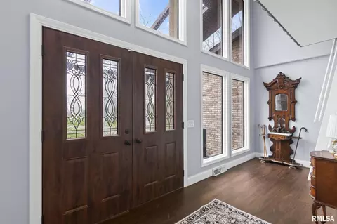 Entry Way - 2421 E Lake Shore Dr, Springfield, IL 62712 photo 1 of 5