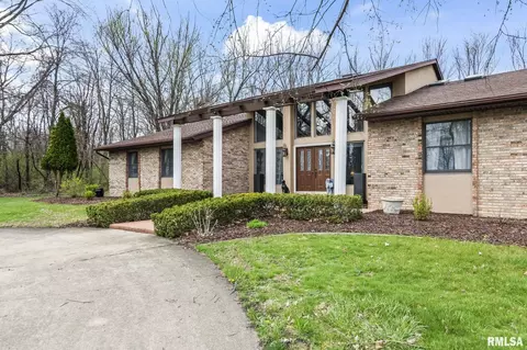 Exterior - 2421 E Lake Shore Dr, Springfield, IL 62712 photo 4 of 15