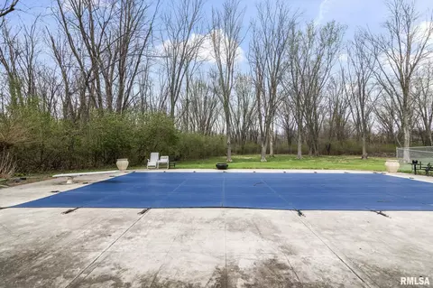 Exterior - 2421 E Lake Shore Dr, Springfield, IL 62712 photo 8 of 15