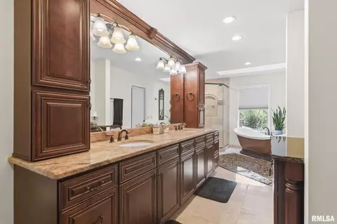 Bath - 2421 E Lake Shore Dr, Springfield, IL 62712 photo 1 of 6