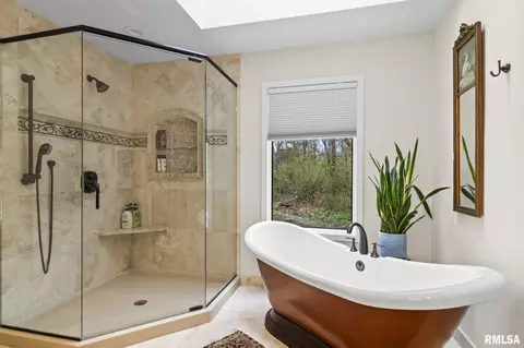 Bath - 2421 E Lake Shore Dr, Springfield, IL 62712 photo 3 of 6