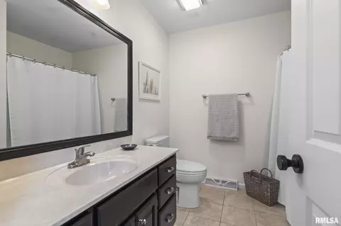 Bath - 2421 E Lake Shore Dr, Springfield, IL 62712 photo 5 of 6