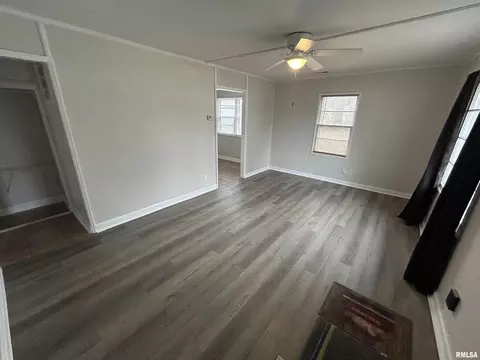 Living - 10 Reed Ct, Springfield, IL 62704 photo 1 of 1