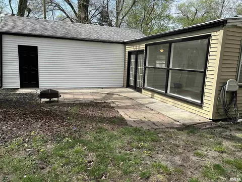 Exterior - 10 Reed Ct, Springfield, IL 62704 photo 1 of 4