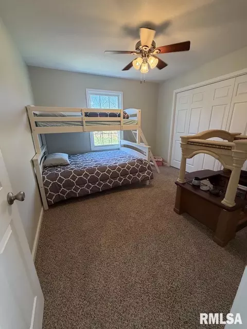 Bedroom - 19003 N Hammer Rd, Marshall, IL 62441 photo 3 of 3